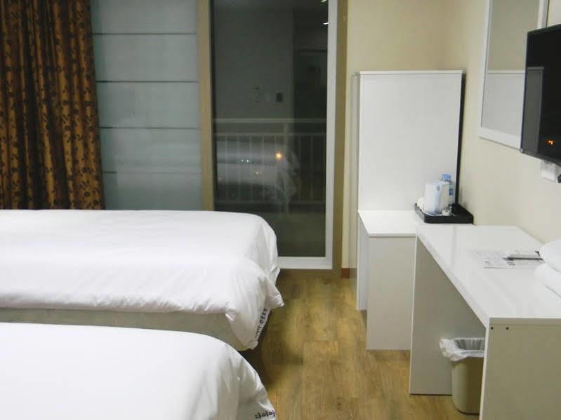 Sims Hotel Jeju Exterior photo