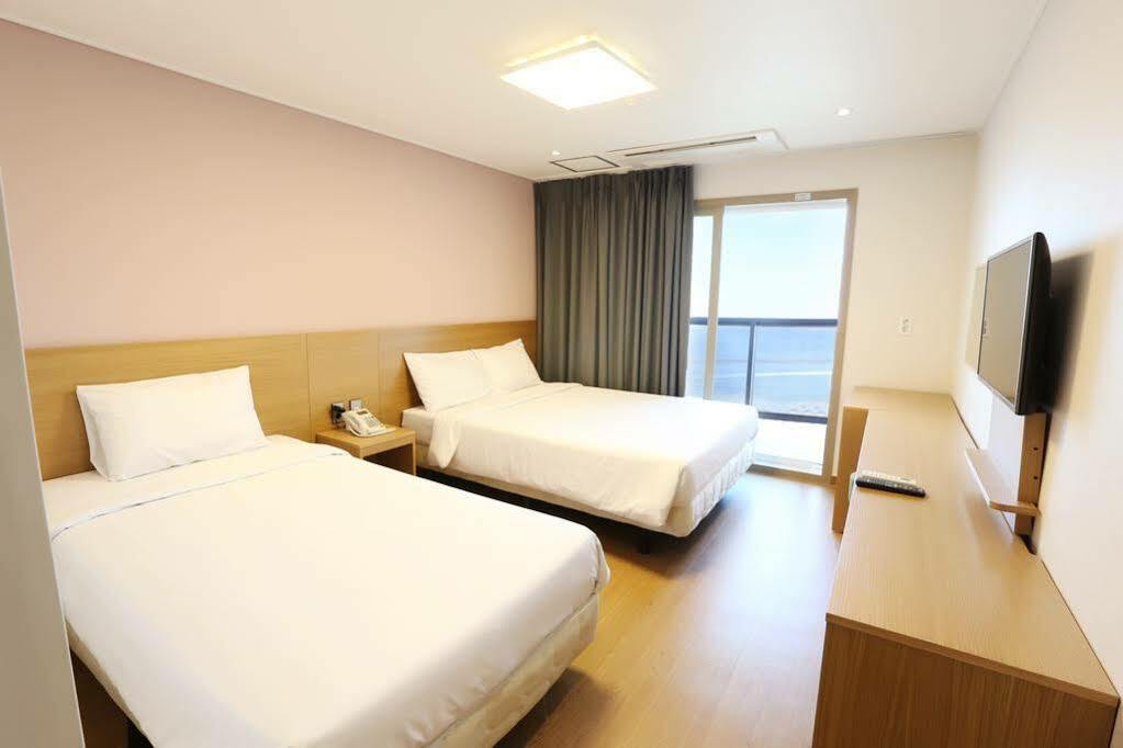 Sims Hotel Jeju Exterior photo